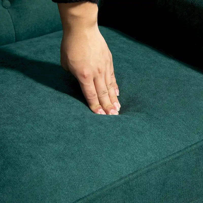 Chaise capitonnée à pieds en bois