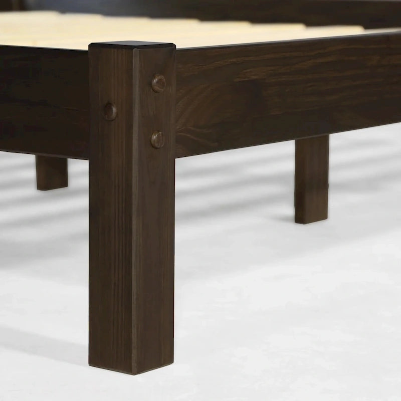 Meubles en bois texturé, lit plateforme en bois massif