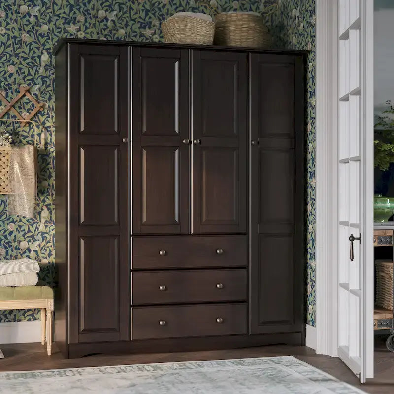 Armoire quatre portes en bois massif, avec poignées en métal ou en bois