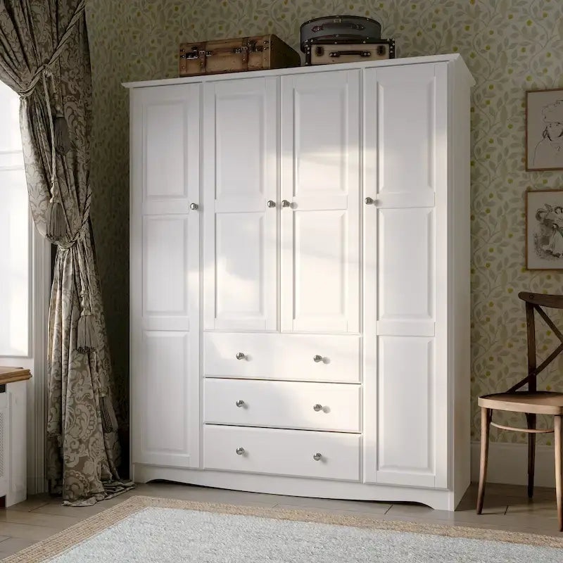 Armoire quatre portes en bois massif, avec poignées en métal ou en bois