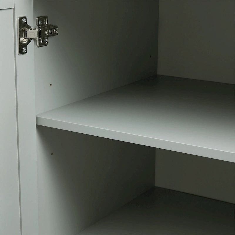Casier grand et spacieux avec des portes