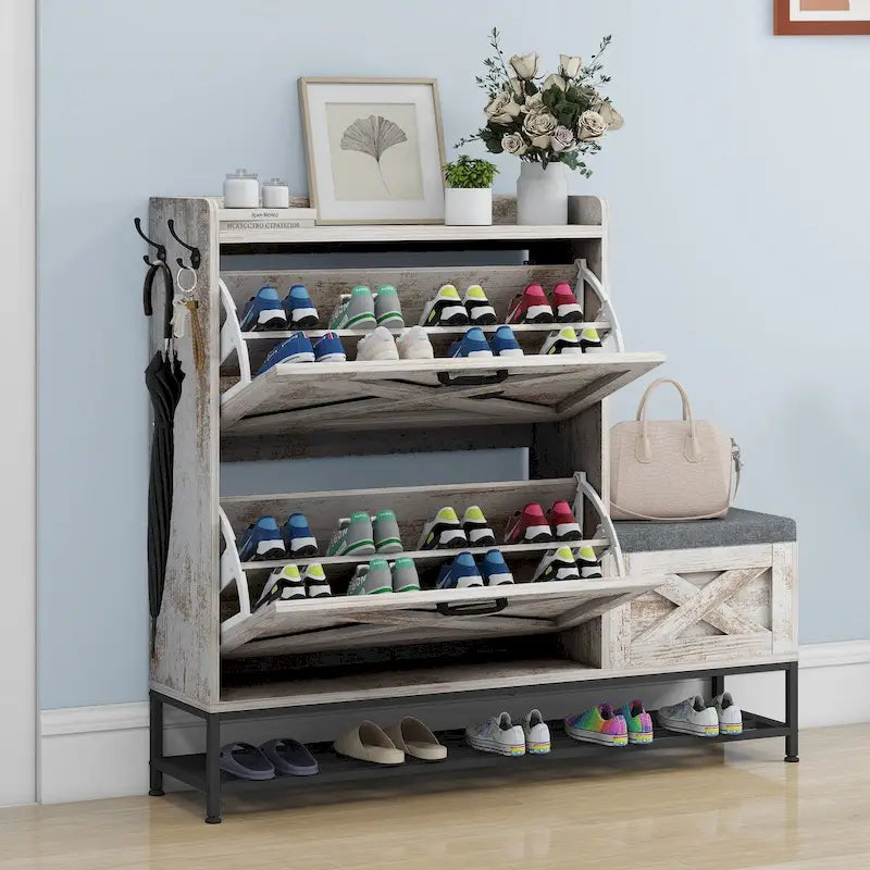 Un meuble à chaussures de style campagnard avec un banc à chaussures