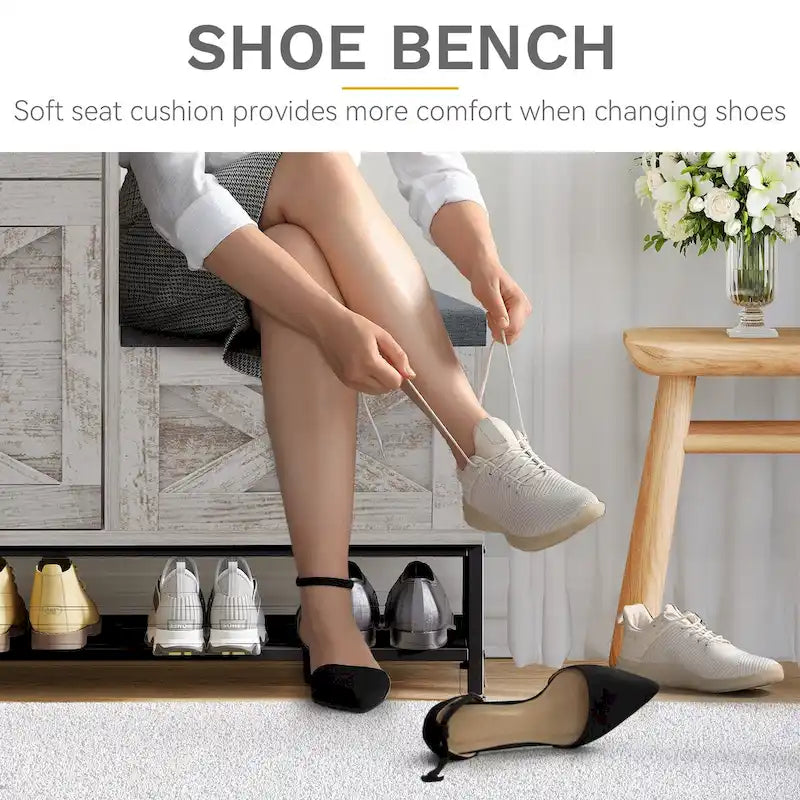 Un meuble à chaussures de style campagnard avec un banc à chaussures
